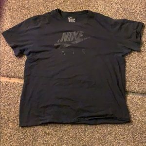 Black nike tee shirt